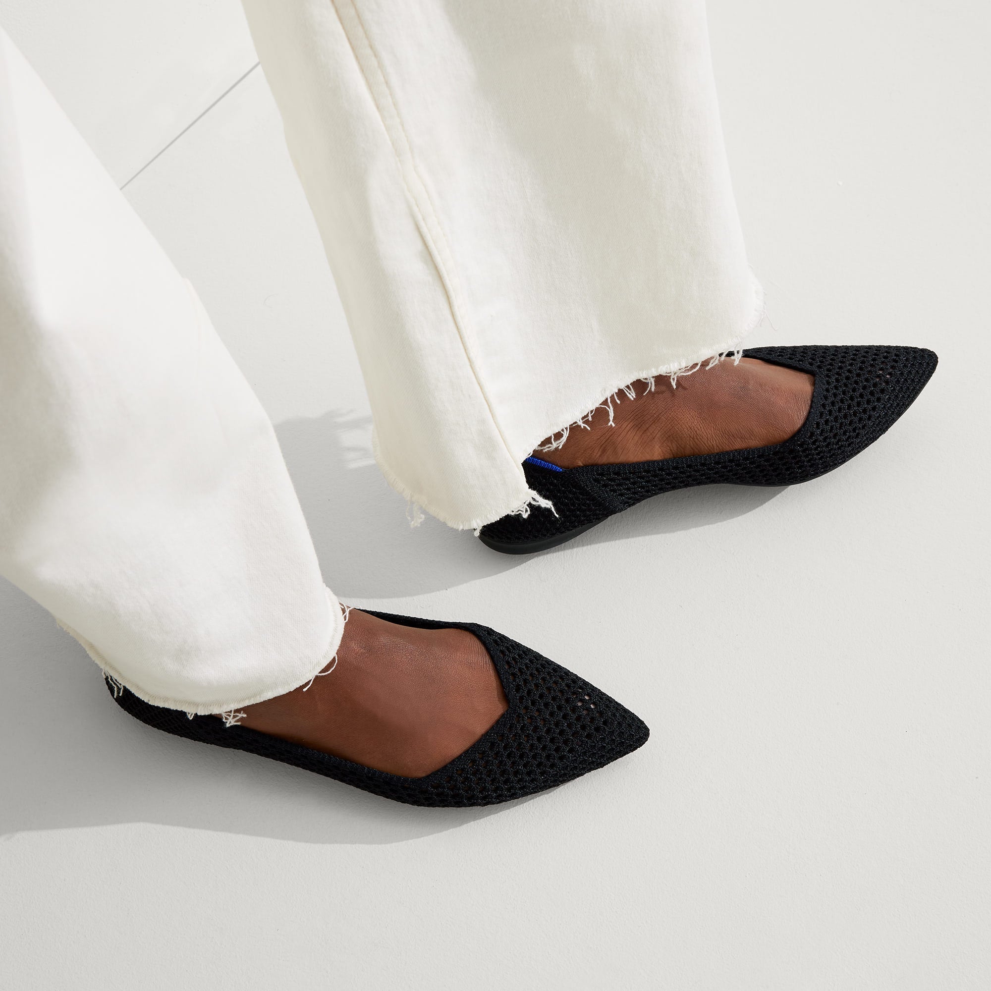 Alternative view of The Point II   Noir Mesh