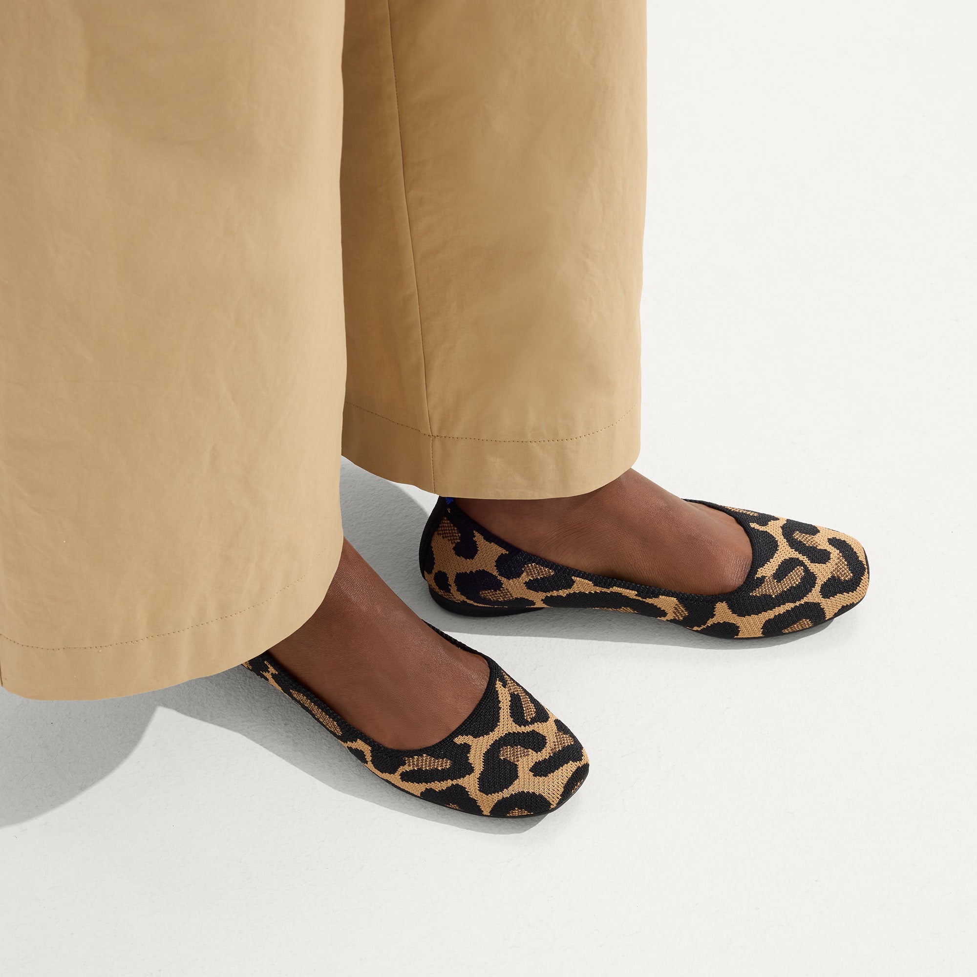 Alternative view of The Max Square   Amber Cat